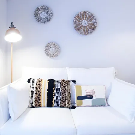 Budget 24 アパート カロンジェ