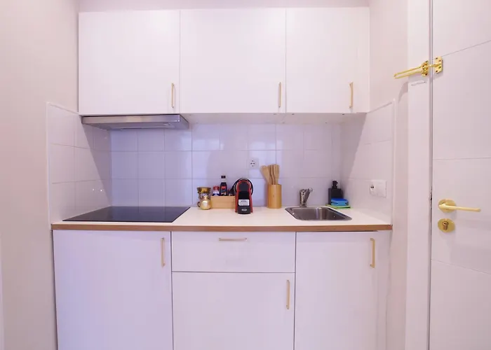 Budget 24 アパート カロンジェ